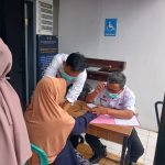Lapas Kuningan Salurkan Bansos dan Layanan Kesehatan Gratis bagi Warga Sekitar
