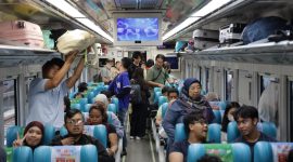 PT Kereta Api Indonesia (Persero) Daerah Operasi 2 Bandung mencatat keberhasilan dalam penyelenggaraan Angkutan Natal 2025 dan Tahun Baru 2026 (Nataru). 