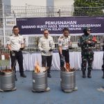 Komitmen Zero HALINAR, Rutan Kelas 1 Bandung Melakukan Pemusnahan Barang Terlarang Hasil Sidak