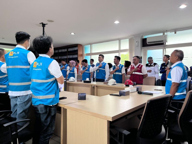 Dalam rangka memperingati Bulan Keselamatan dan Kesehatan Kerja (K3) Nasional, PT PLN (Persero) Unit Pelaksana Pelayanan Pelanggan (UP3) Majalaya menggelar apel pasukan dan pemeriksaan peralatan pelayanan teknik (yantek) di Baleendah, Kabupaten Bandung, Selasa (21/1/2026).