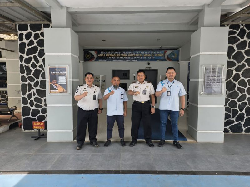 Dalam upaya memperkuat sinergi dan kolaborasi lintas instansi, PLN UP3 Majalaya bersama PLN ULP Baleendah melakukan kunjungan stakeholder ke Lapas Narkotika Kelas IIA Bandung.