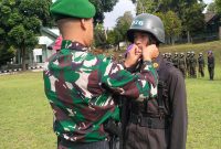 Ditempa disiplin,dirajut Kepedulian: 113 mahasiswa Jawa Barat menjalani pendidikan dasar bela negara Menwa Mahawarman.