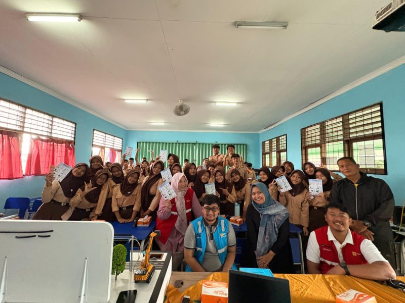 Sosialisasi keselamatan ketenagalistrikan warnai bulan K3 di SMPN 2 Banjaran.