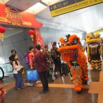 Semarakan Imlek,Daop 2 Bandung Tampilkan Atraksi Barongsai dan Dekorasi Meriah di Sejumlah Stasiun