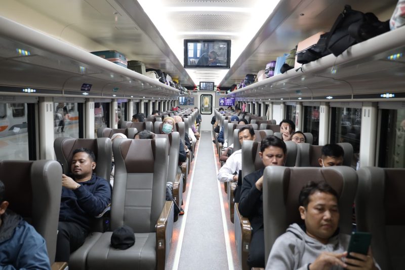 Tiket KA lebaran dari Daop 2 Bandung masih banyak tersedia.