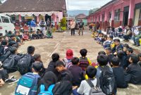 Reborn Indonesia saat menggelar aksi kemanusiaan di SDN 3 Sindangsuka,Kec.Cibatu, Kabupaten Garut,Kamis (26/02/2026).