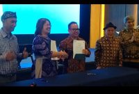 Persatuan Intelegensia Kristen Indonesia (PIKI) bersama Institut Teknologi Harapan Bangsa (ITHB) melakukan penandatanganan Nota Kesepahaman (MoU) Riset dan Pendidikan Karakter di kampus Institut Tekhnologi Harapan Bangsa (ITHB),jalan Tengku Umar,Kota Bandung,pada Rabu (4/2/2026).