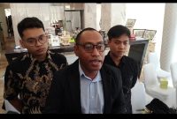Tim kuasa hukum Bambang Lesmana dan Lusiana Mulianingsih menggelar konferensi pers di Bandung, Senin (9/2/2026).