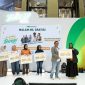 Penyerahan hadiah dilakukan dalam rangkaian acara Ramadan Bareng TRING! yang digelar pada Minggu (8/3/2026) di Trans Studio Mall Bandung.