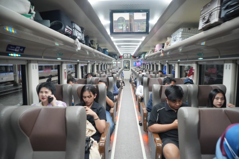 Dua hari posko angkutan lebaran 2026, KAI Daop 2 Bandung layani lebih dari 60 ribu pelanggan.