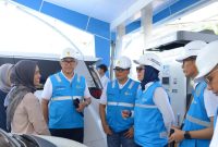 Menjelang arus mudik Idulfitri 1447 Hijriah, Direktur Distribusi PT PLN (Persero), Arsyadany Ghana Akmalaputri, melakukan peninjauan langsung kesiapan Stasiun Pengisian Kendaraan Listrik Umum (SPKLU) di jalur Tol Trans Jawa, tepatnya di Rest Area KM 102A dan Rest Area KM 228A pada Senin (16/3).