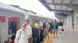 Suasana di Stasiun Cimahi pada masa Angkutan Lebaran 2026.