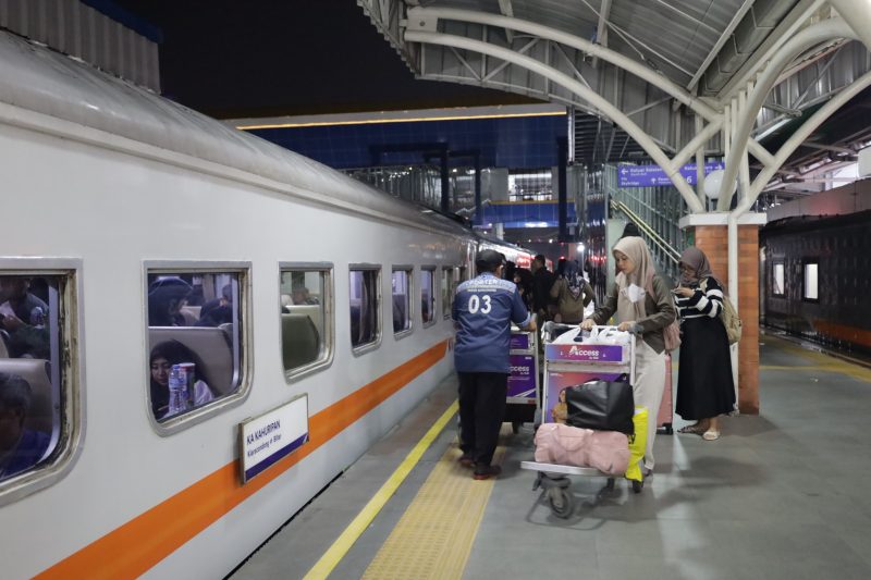 KAI Daop 2 Bandung layani lebih dari 94 ribu pelanggan selama dua Hari Raya Idul Fitri 1447 H.
