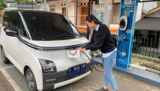 Pemdaprov Jabar tetap tarik pajak kendaraan listrik.