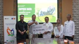 KAI Daop 2 Bandung salurkan TJSL lebih dari Rp1,1 miliar di tahun 2025.
