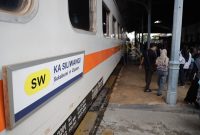 Jalur KA Cibeber–Lampegan tidak dapat dilalui akibat adanya gogosan, demi keselamatan, perjalanan KA Siliwangi dibatalkan.