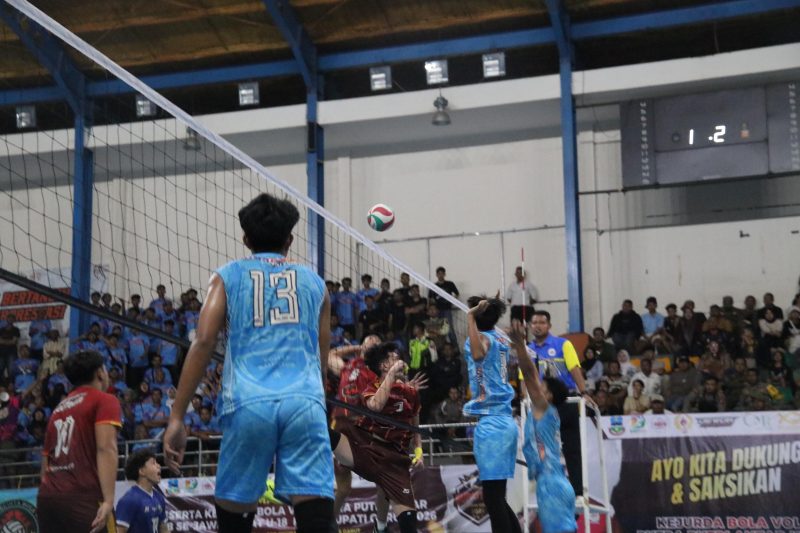 Kejuaraan Daerah (Kejurda) Bola Voli U-18 Antar Klub se-Jawa Barat
yang berlangsung di SOR RAA Adiwidjaya, Kecamatan Tarogong Kidul, Kabupaten Garut, resmi berakhir dan Teknona borong piala.