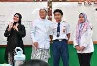 Terharu dan bangga melihat semangat Ihsan, Wagub Jabar jamin sekolahnya tetap berlanjut.