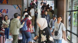 KAI Daop 2 Bandung sampaikan duka cita dan permohonan maaf atas insiden operasional di Bekasi Timur, beberapa perjalanan KA Parahyangan terdampak.