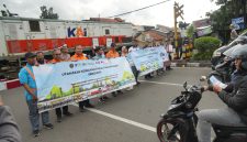 KAI Daop 2 Bandung himbau masyarakat disiplin berlalu lintas di perlintasan sebidang demi keselamatan bersama.