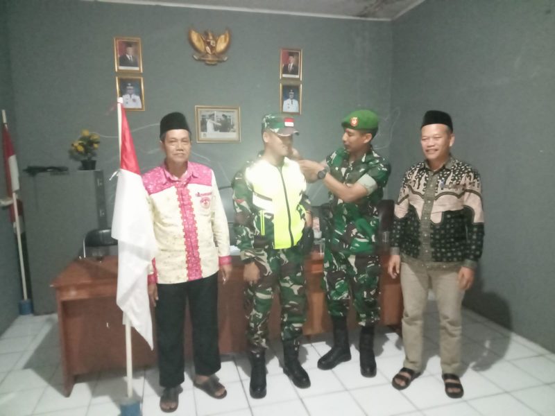 Komando Rayon Militer 1105 Cibatu Kodim 0611 Garut melaksanakan serah terima jabatan Babinsa lama Ke Babinsa baru di Desa Girijaya Kecamatan Kersamanah Kabupaten Garut, Kamis (30/4/2026).