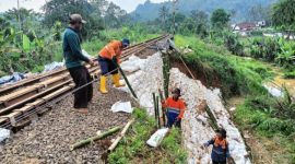 Perbaikan gogosan dikebut, KAI Daop 2 Bandung targetkan esok hari operasional KA Siliwangi kembali normal.