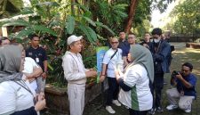 Pemprov Jabar buka peluan kelola kebun binatang Bandung.