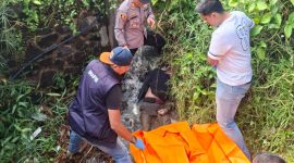 Sesosok mayat pria ditemukan warga dalam selokan di Kampung Salagedang, RT 001 RW 003, Desa Sukalilah, Cibatu -Garut,Jumat (1/5/2026).
