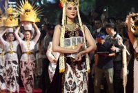 Kirab Budaya Napak Tilas Padjadjaran perdana berlangsung meriah dan lancar di Kabupaten (2/5/2026).