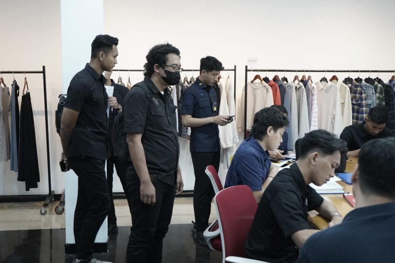Puluhan WNA di Subang terjaring oleh petugas Imigrasi Kelas 1 TPI Bandung saat melakukan operasi Wirawaspada Tahun 2026
