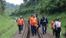 Jajaran manajemen KAI Daop 2 Bandung pastikan keselamatan perjalanan KA.