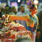 Putri-putri cantik dan pengawal Kerajaan memukau penonton Kirab Budaya di Cirebon.