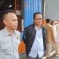 Anggota Komisi VI DPR RI Fraksi Gerindra, Muhammad Husen Fadlulloh, melakukan kunjungan kerja ke Gudang Bulog Garut untuk memastikan stok beras dan minyak goreng dalam kondisi aman serta distribusinya berjalan lancar bagi masyarakat.