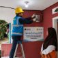 PT PLN (Persero) Unit Pelaksana Pelayanan Pelanggan (UP3) Majalaya kembali menjalankan program sosial Jumat Berbagi Cahaya – Light Up The Dream (LUTD) dengan menghadirkan sambungan listrik gratis bagi warga prasejahtera di Kampung Ibun, Desa Mekarwangi.